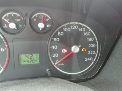 06052012013.jpg (34.96 KiB) Zobrazeno 1333 x To je ta kontrolka ... Km su stocene :)