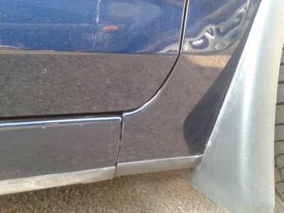 takto to vyzerá za predným kolesom v mieste kde začína fólia