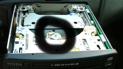 Chybí mi tato součástka...není tam unašeč disků.......