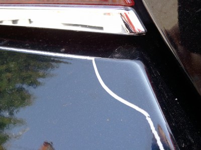 Nárazník byl prý poškozený parkováním tak ho jen přelakoval???