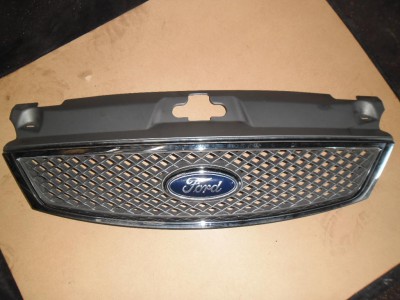 1fc. 2003-2005<br />malá oka,chromový rámeček dookola cca stejně široký po celém obvodu,velký znak fordu