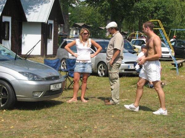 Hele nevíš jak se sklápějí ty stěrače???