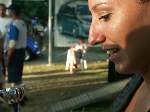 Pohled na pohar ve vlastni ruce je uchvatny.