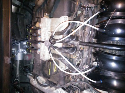 Zapojena chobotnice usazena pred vstrikovaci LPG.