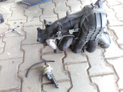 Sundaný podtlakový ventil ovládající klapky