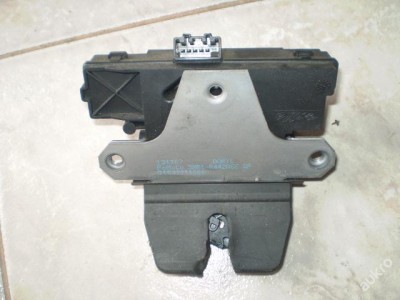 6262236422.jpg (32.08 KiB) Zobrazeno 5659 x Nahradil jsem ho tímto typem zámku s 5 piny (Subjektivně se mi zdá, že celý vnitřní mechanismus je bytelnější)