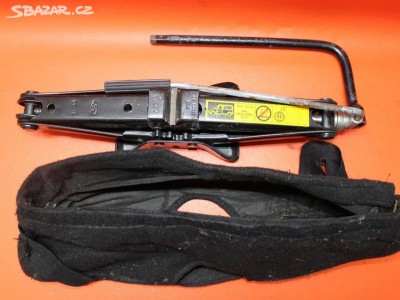 hever-tranzit.jpeg (72.05 KiB) Zobrazeno 7055 x Hever Tranzit Connect 1200kg drážka U