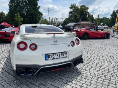 R35STAN7.jpg
