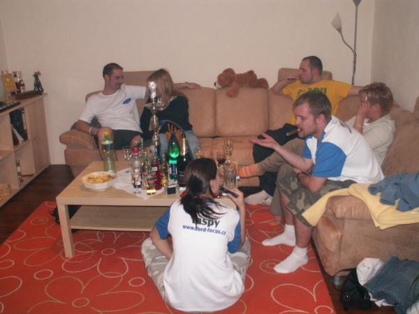 Vypada to dobre vsichni jsou v nalade