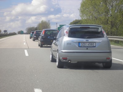 v řadě za sebou
