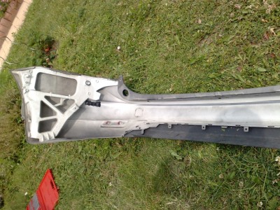 zvnutra nalepena antena, je to ten maly hlinikovy pasik - na konci je vidno cierny tmel