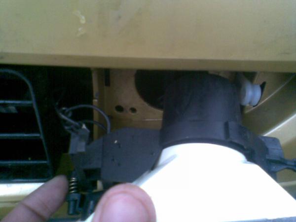 takhle vypada prichyceni u ridice - tam uz je kam zahaknout hacek narozdil od spolujezdce