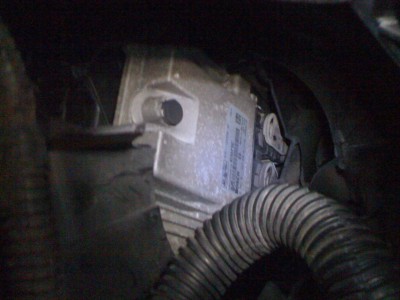 Tu je vidno odkrytu hlinikovu skrinku. Ktora je momentalne hodne labilna, neuchytena :-/