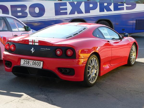 ferarri.jpg