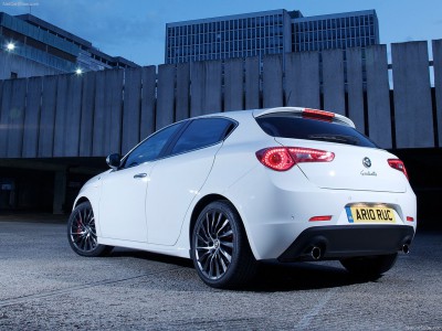 Alfa_Romeo-Giulietta_2011_1280x960_wallpaper_4b.jpg