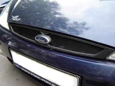 fuga mriezka - kapota.JPG